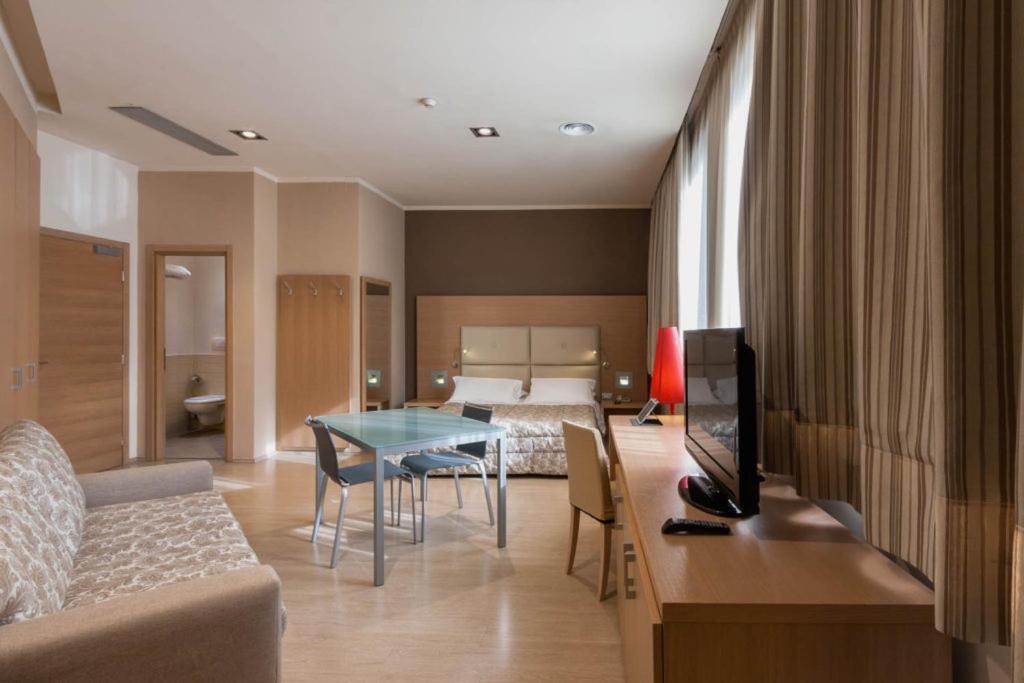 Viva Hotel Авелліно Екстер'єр фото